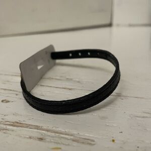 NWT! 9” Nuo Cen unisex 0.25” wide black leather adjustable buckle clasp braceet